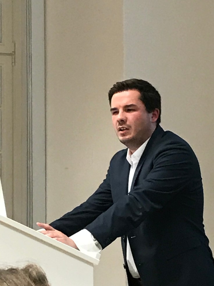 5DECC48C-5FA0-41EF-85BF-54D28A957608